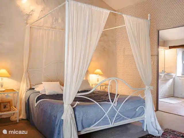 Logis La Tour en Francia, Vendée, Fontenay  - casa rural / cabaña Una habitación grande con baño