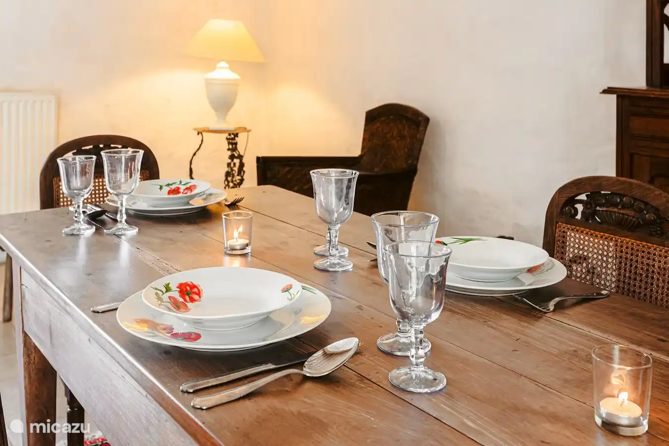 Schönes Geschirr macht das Essen gemütlich