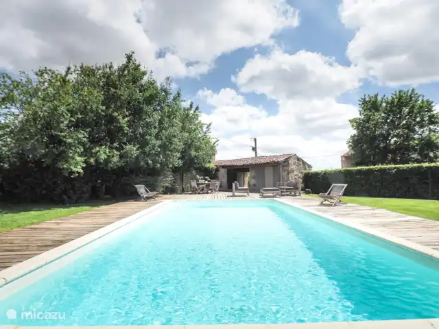 Logis La Tour en Francia, Vendée, Fontenay  - casa rural / cabaña La piscina privada