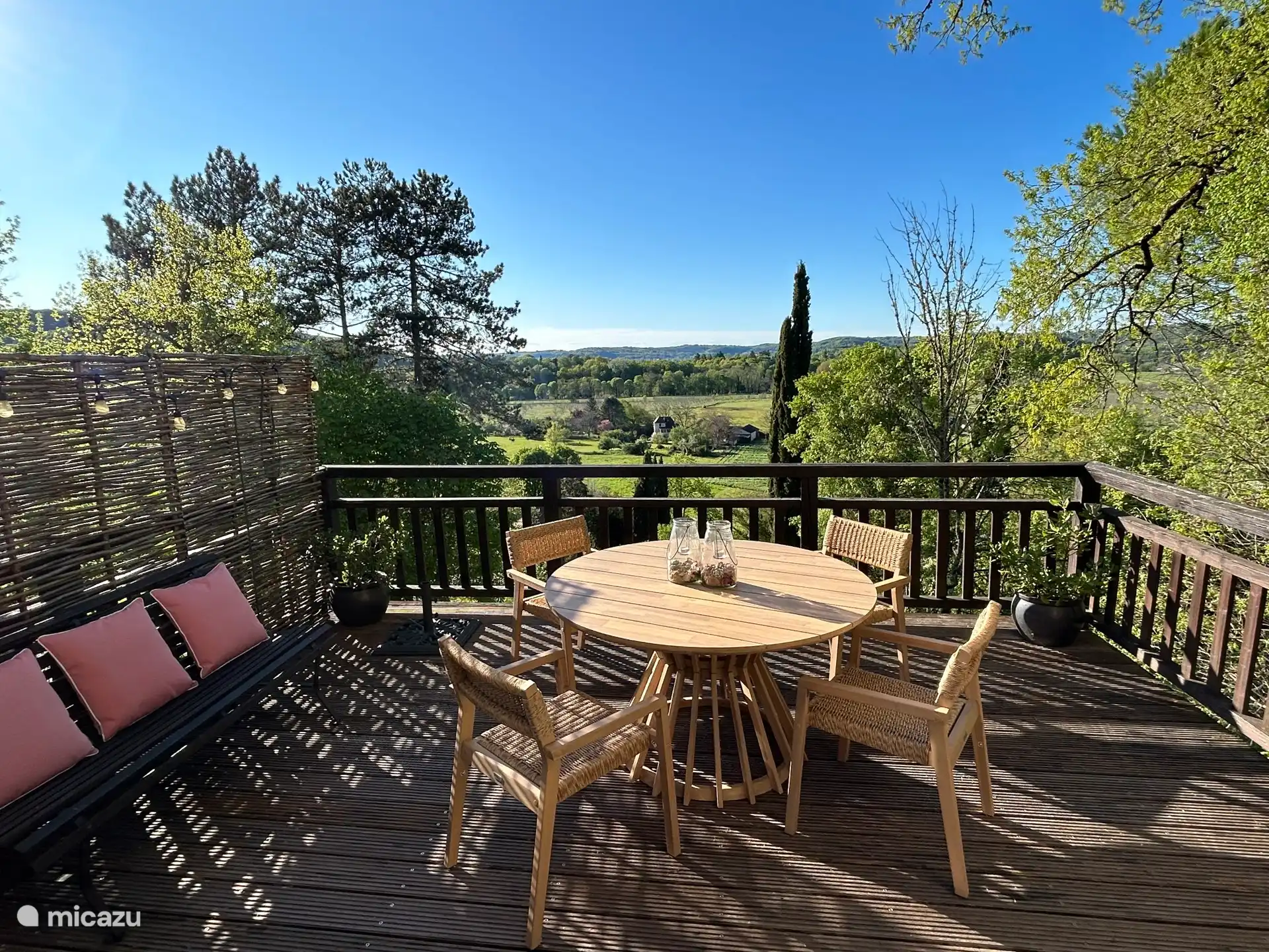 Blick auf das Vallée du Lot von der Terrasse aus!