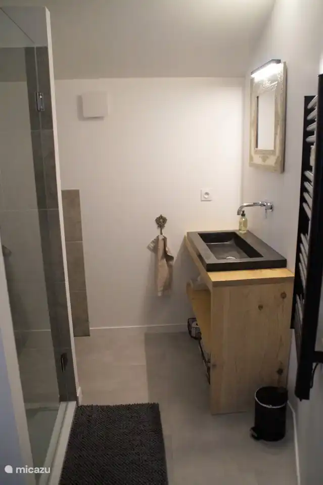 Das 2. Badezimmer en suite