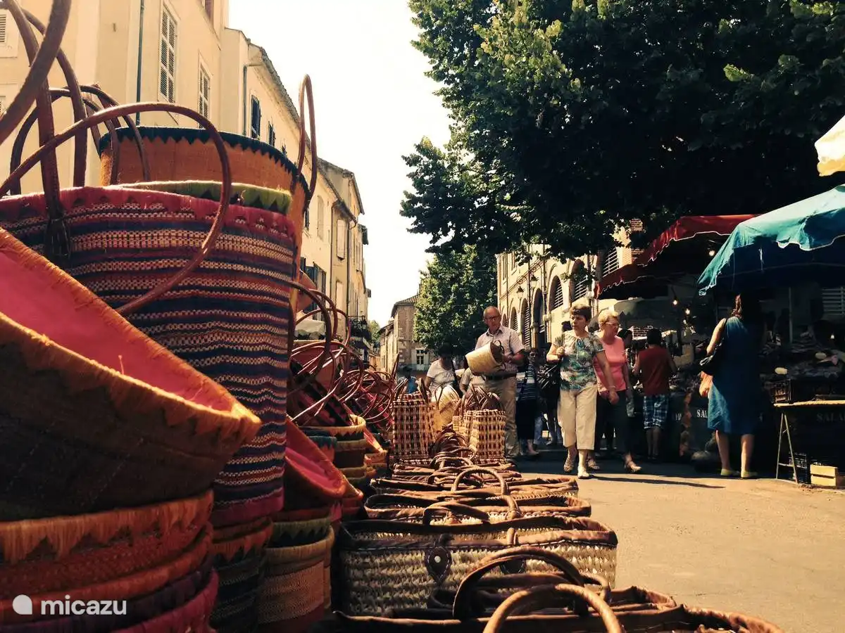 Die vielen abendlichen (Lebensmittel-)Märkte im Lot und Umgebung
