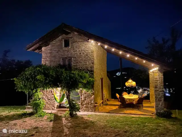 Casa Dolce Vista | Italie, Piémont, Monastero Bormida - maison de vacances De la casina, à proximité de la maison principale, vous avez toujours une belle vue sur les environs.