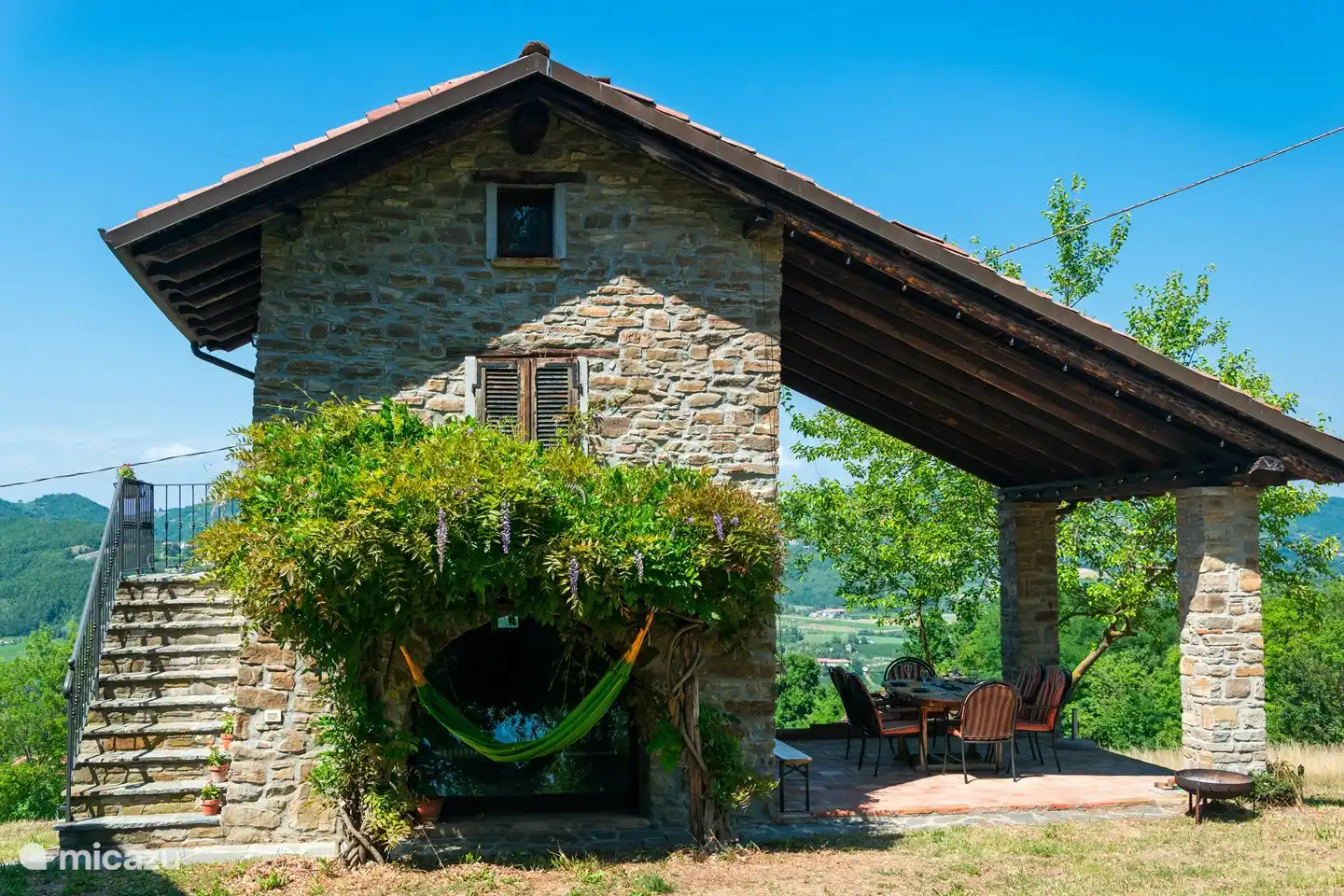 Die Casina eignet sich für 2 bis 4 zusätzliche Gäste mit einer gemeinsamen Terrasse.