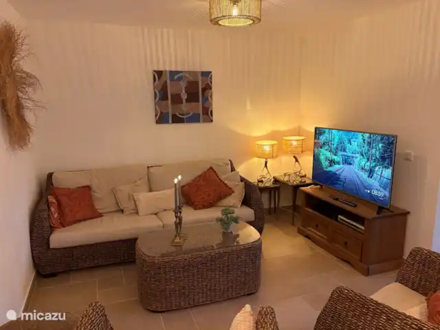 Casa Sueño | Espagne, Costa Blanca, Moraira - maison de vacances Via Chromecast, vous pouvez regarder la télévision (néerlandaise) à partir des applications sur votre smartphone. Il y a aussi de nombreux DVD pour regarder des films le temps d’une soirée.
