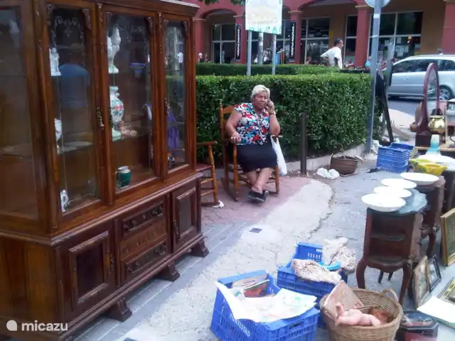 Casa Sueño | Espagne, Costa Blanca, Moraira - maison de vacances Le samedi, il y a un grand marché aux puces à Jalon, où vous pouvez parfois trouver des objets de valeur entre beaucoup de bric-à-brac et de belles personnes