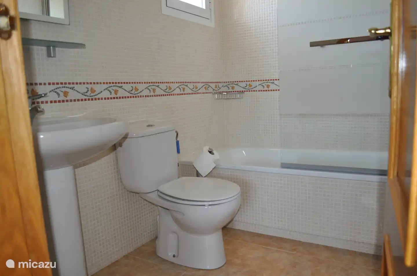 Badkamer bij slaapkamer 1