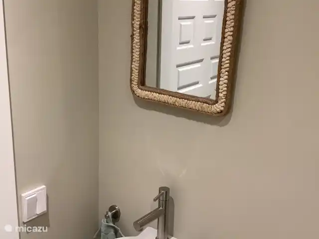 Location de Vacances Espagne, Costa del Sol, Marbella, appartement - Casa Apolonia, Jardines del Mar Miroir et lavabo dans les toilettes séparées