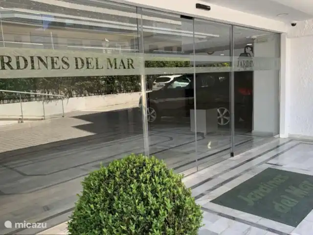 Location de Vacances Espagne, Costa del Sol, Marbella, appartement - Casa Apolonia, Jardines del Mar Entrée du complexe d'appartements Jardines del Mar. Avec conciergerie 24h/24