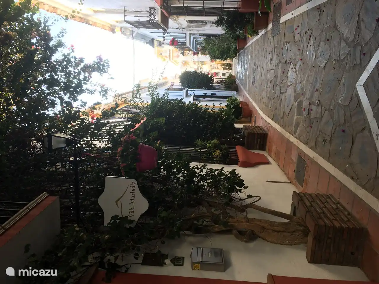 Belles rues du vieux centre à moins de quinze minutes à pied.