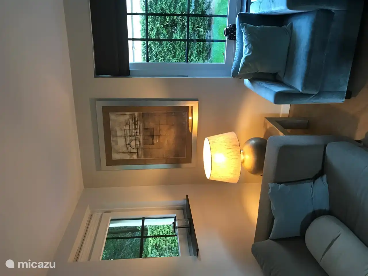 Eine der stilvollen Lampen im Wohnzimmer