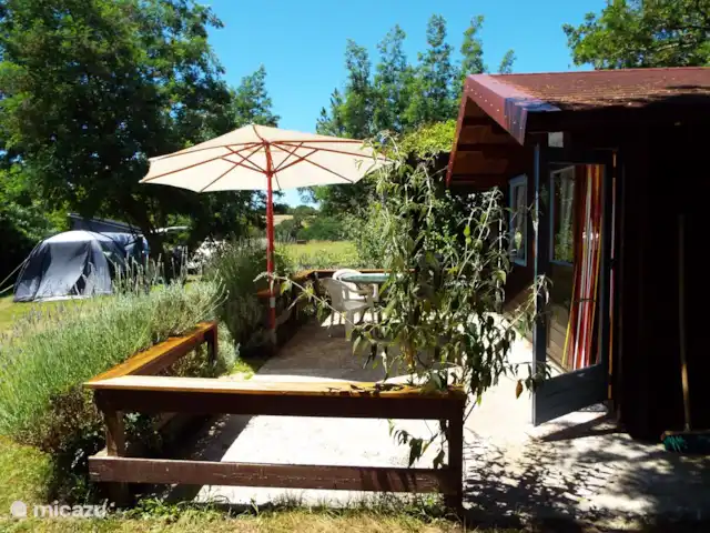 Chalet Lavande | France, Vendée, Château-Guibert - cabane en bois / lodge Une belle terrasse