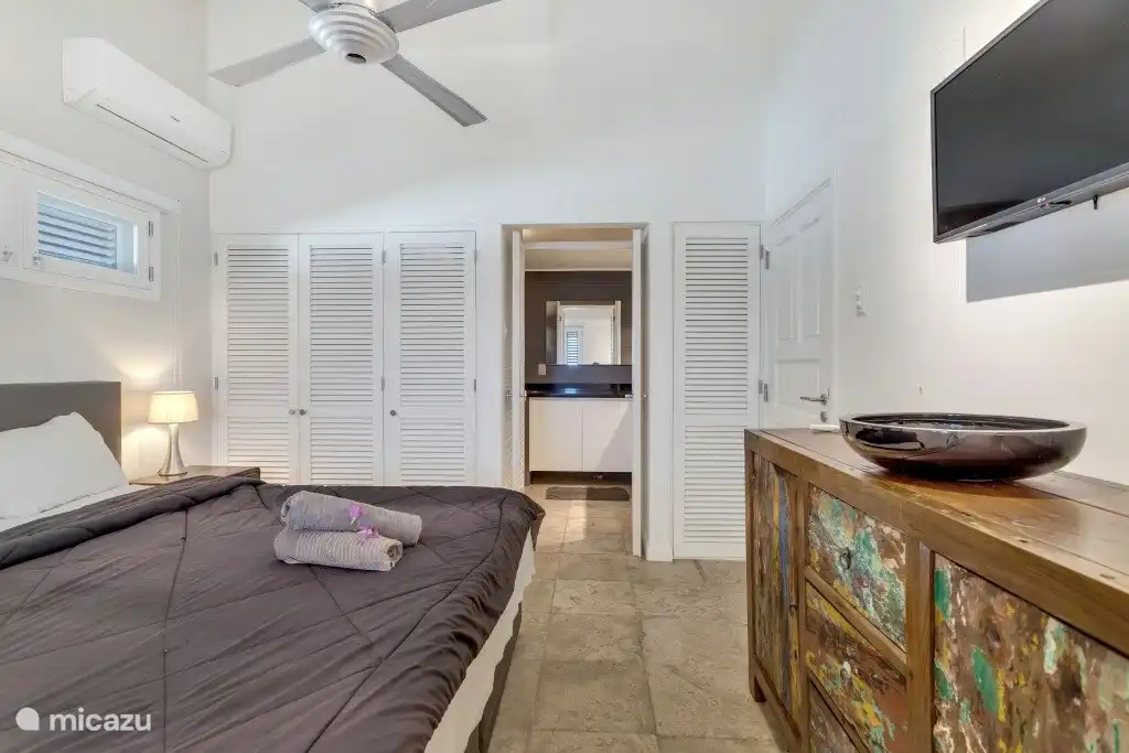 Ensuite-Badezimmer zu den Schlafzimmern im Erdgeschoss