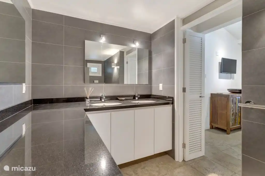 Das Badezimmer von Schlafzimmer 1