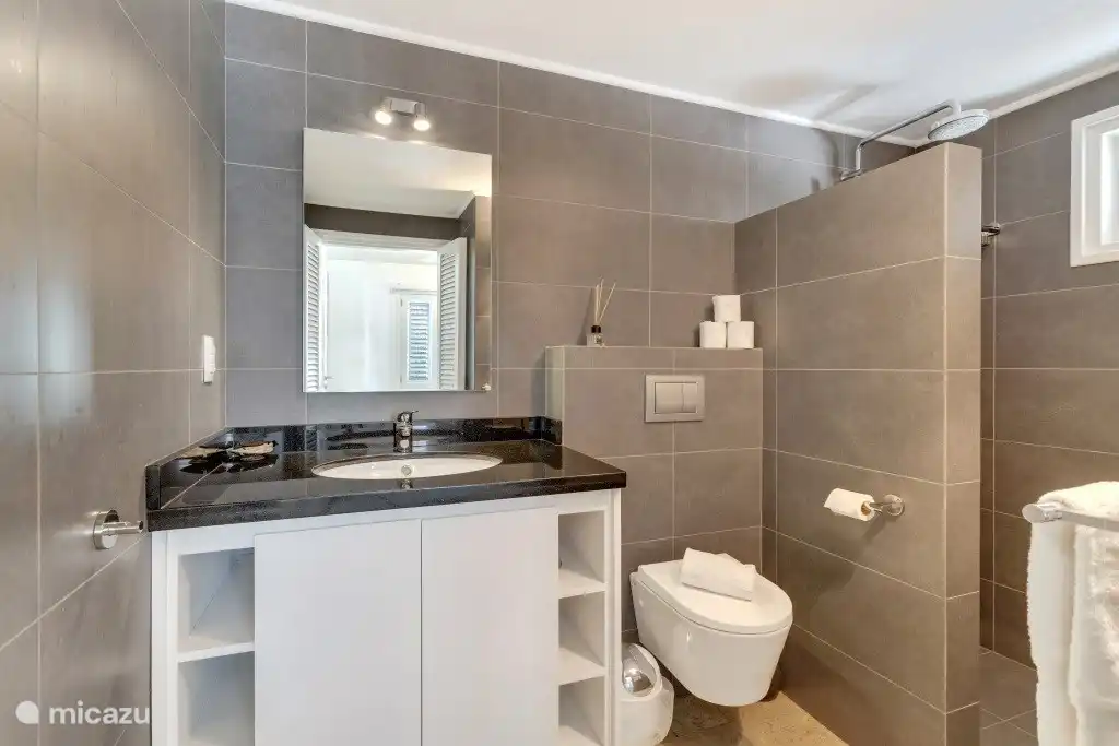 Das Badezimmer von Schlafzimmer 2