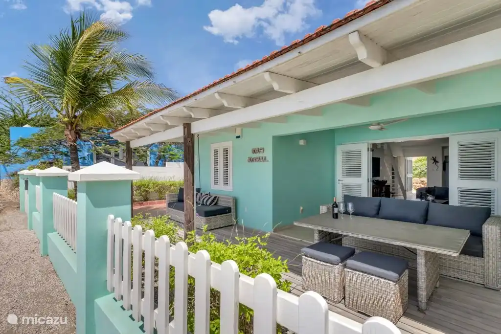 Die überdachte Terrasse von Kas Koral