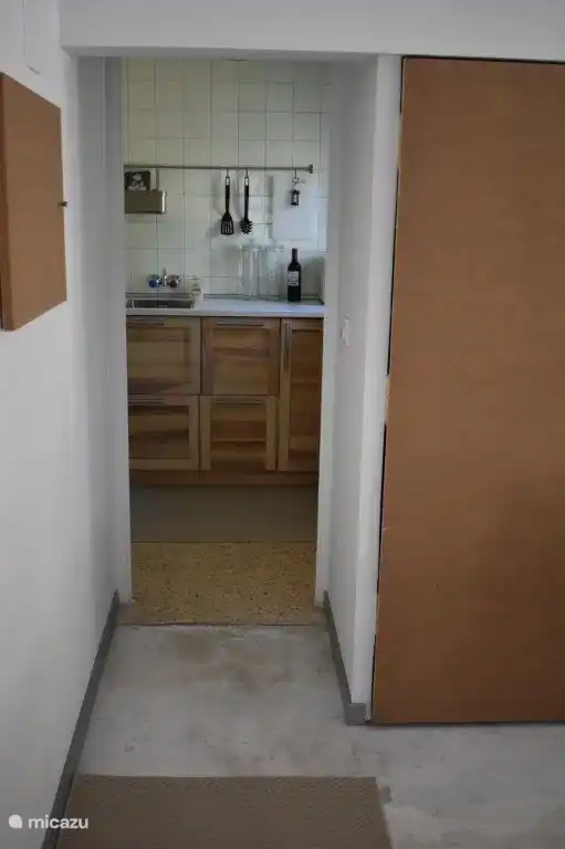 Blick vom Studio in die Küche