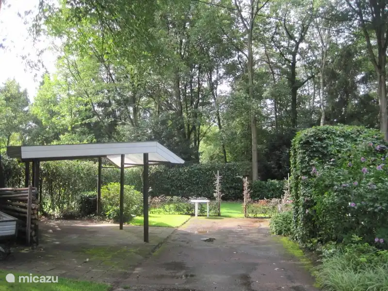 Hier mag je de auto stallen.