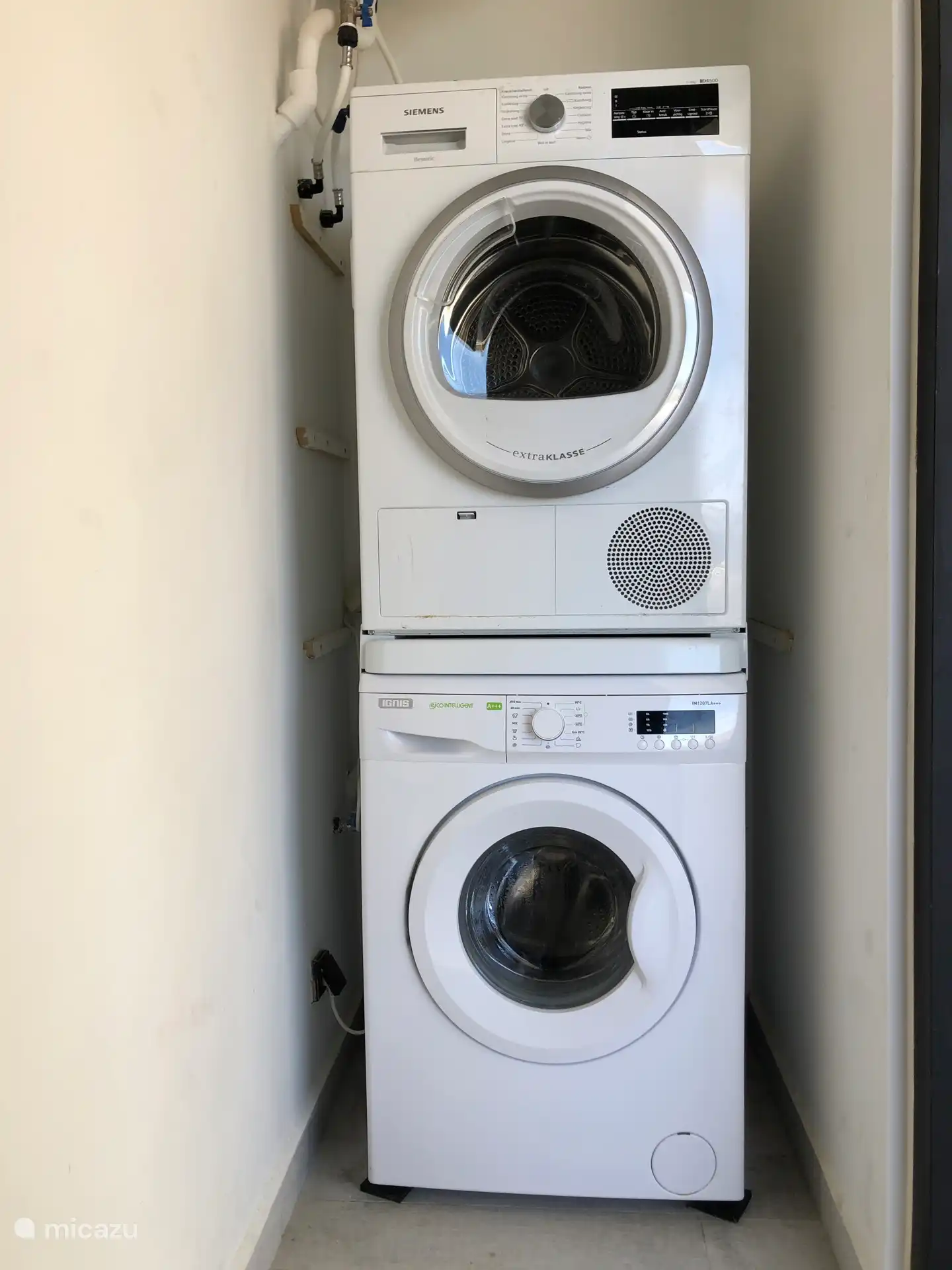 La lavadora y la secadora están ubicadas en la despensa del apartamento. También hay equipo de esnórquel disponible 