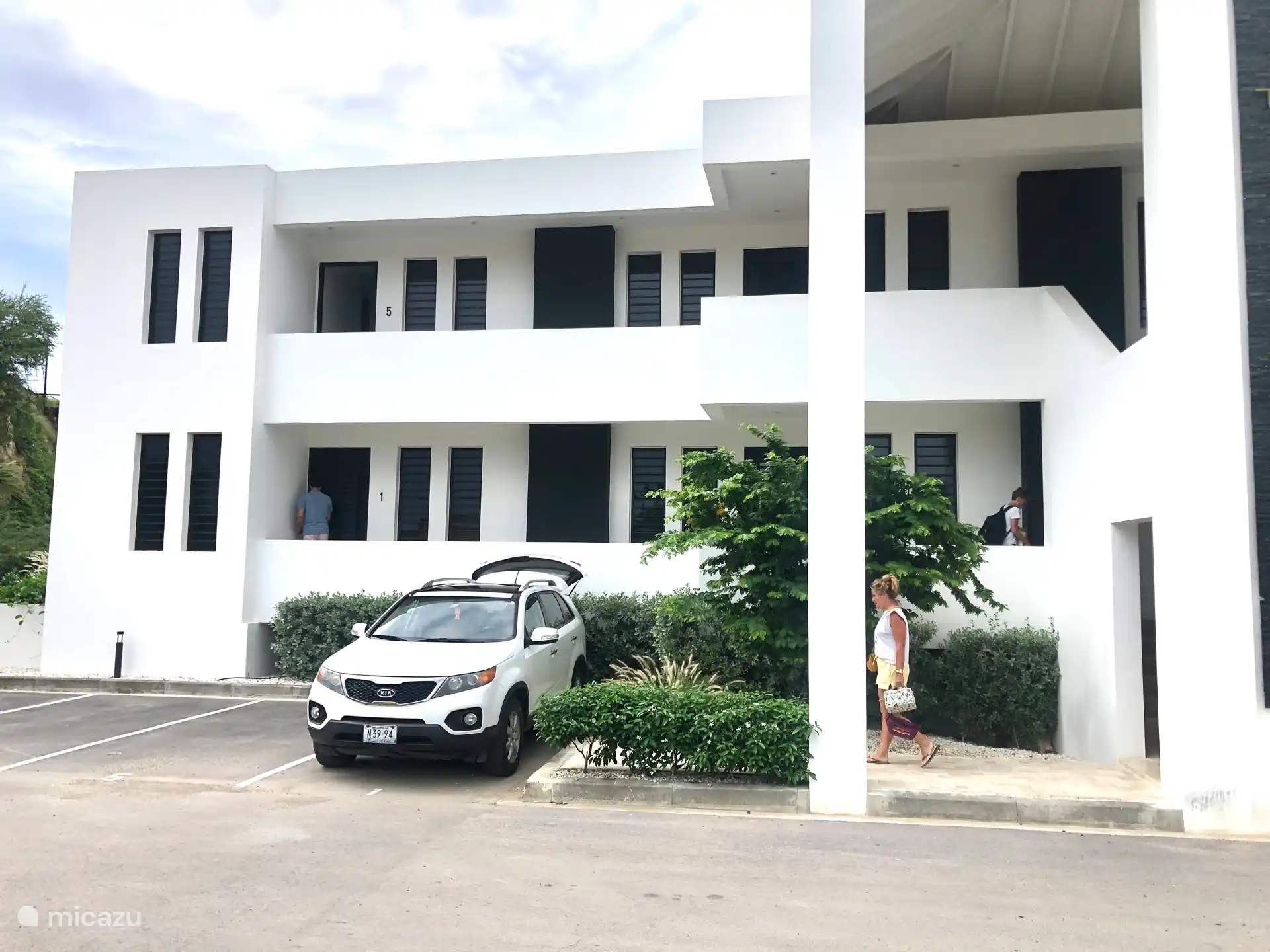 Espacio de aparcamiento reservado para nuestros huéspedes