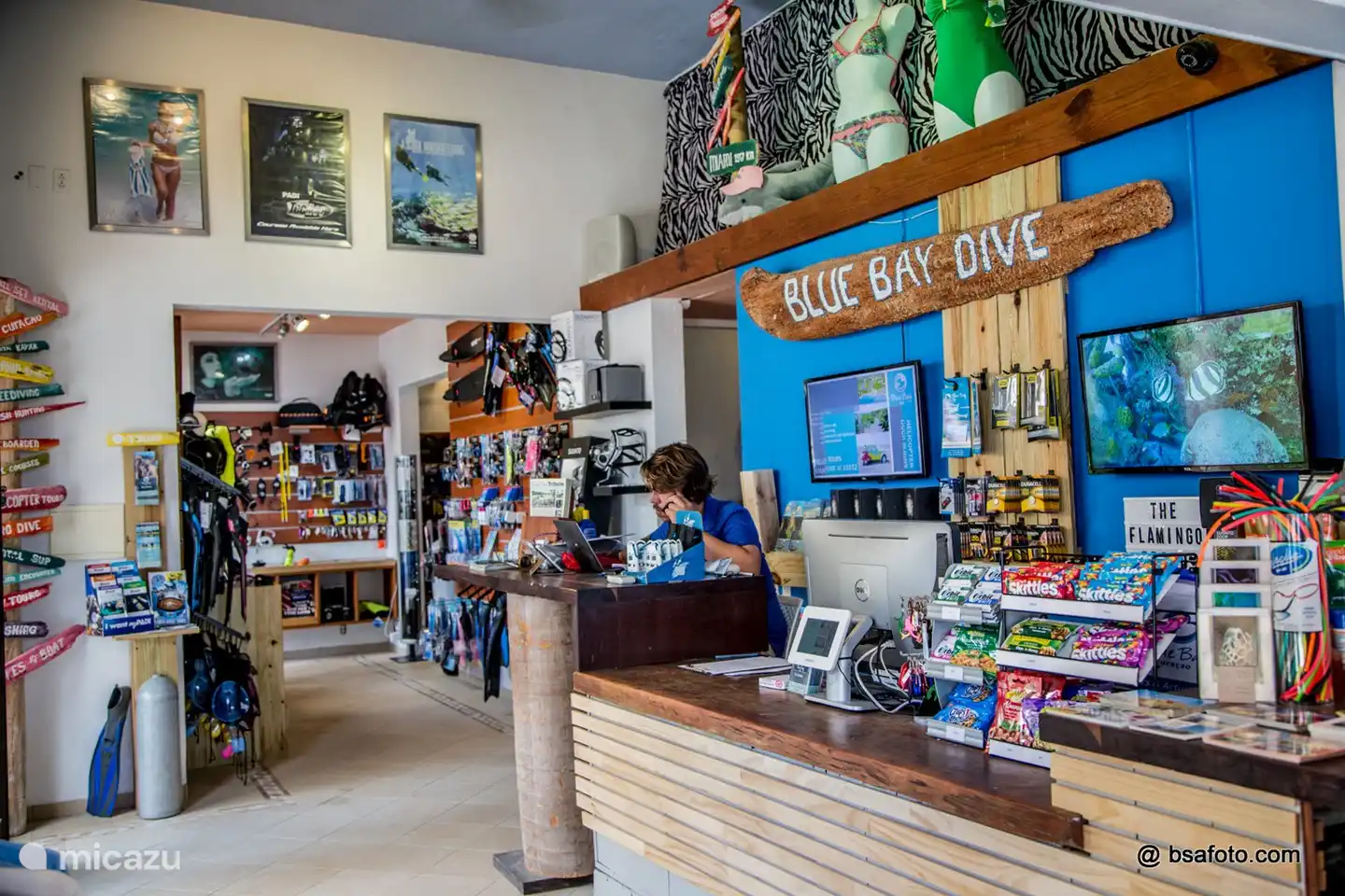 Tauchschule und Boutique am Strand von Blue Bay