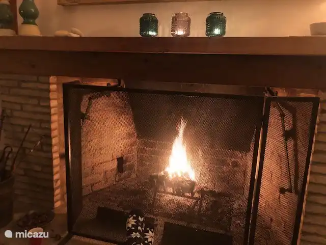 Der große Kamin in der Küche