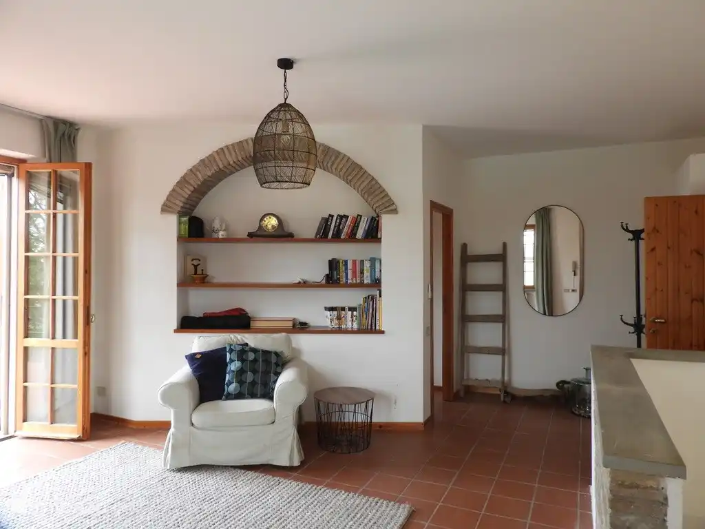 Schönes Sitzen im Flur mit schöner Aussicht