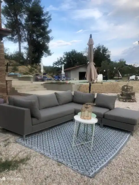 Auf diesem Ecksofa faulenzen