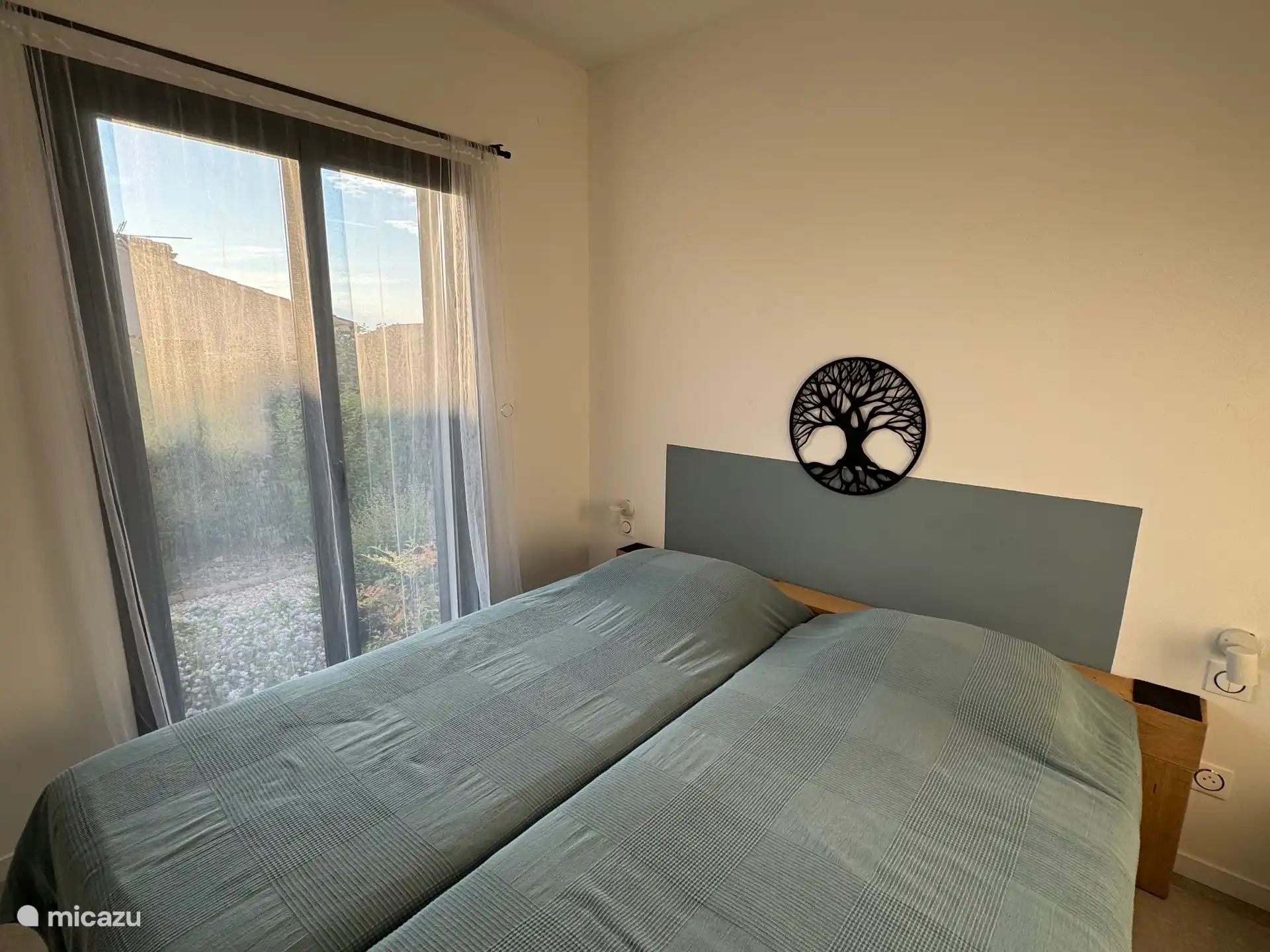 Die Zimmer sind hell, wir haben versucht, die Farben im ganzen Haus gleich zu halten