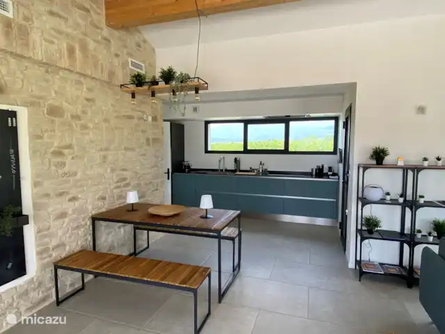 Maison Marasco huren in Frankrijk, Vaucluse, Blauvac - vakantiehuis Ruime open keuken en zitgedeelte, met uitzicht tot de Mont Ventoux