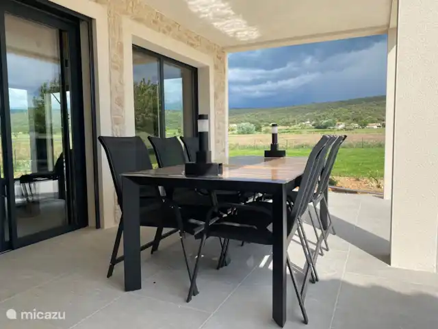 Maison Marasco huren in Frankrijk, Vaucluse, Blauvac - vakantiehuis Mooi om lekker buiten te zitten bij het zwembad onder het terrasdak