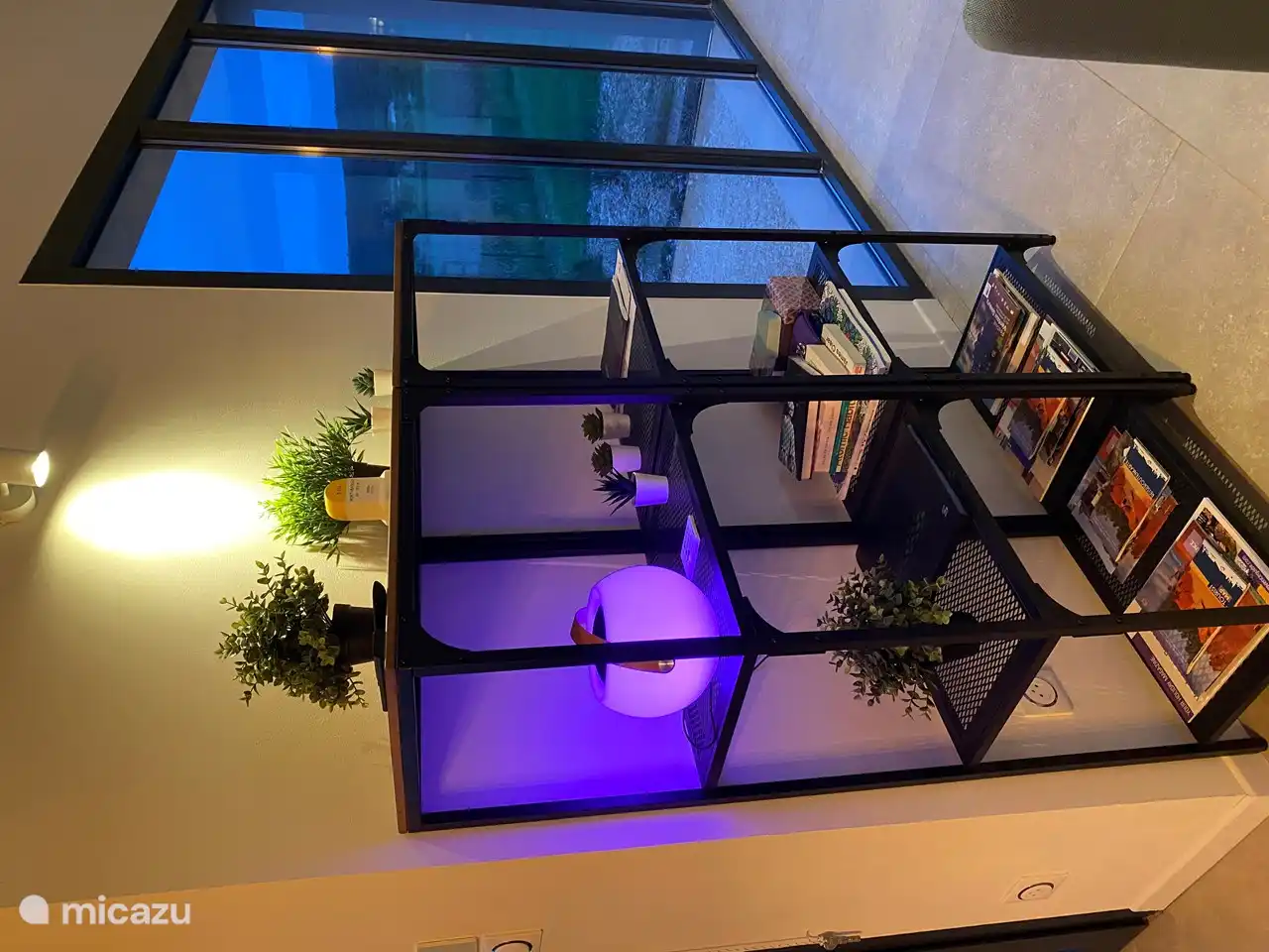 USB-Musikbox und viele Erklärungen darüber, was in der Umgebung zu tun ist