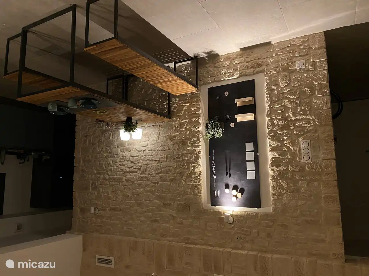 Mit unserer Tafel erklären wir die Umgebung und Nutzung des Hauses