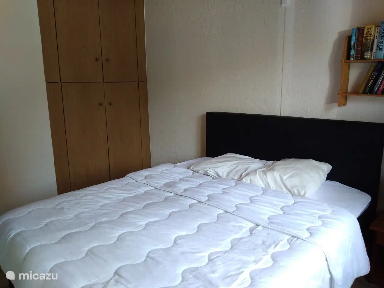 chambre avec lit double