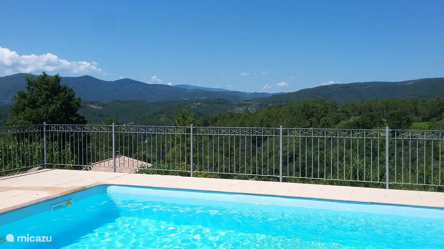 Vue de la piscine