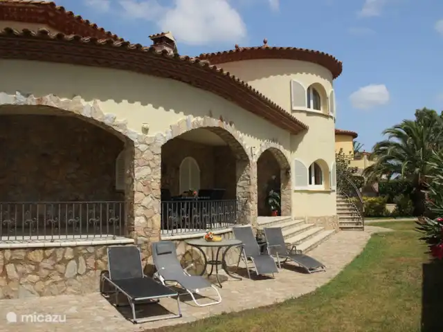Location de Vacances Espagne, Costa Brava, Vilacolum, villa - Maison de Gallo Porche avec sièges