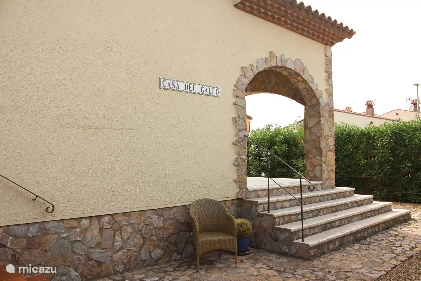 Terrasse devant la maison