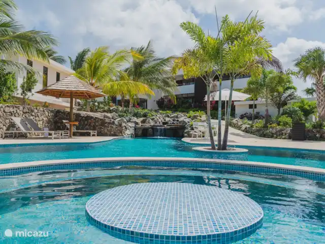 LUX The Grand huren in Curaçao, Banda Ariba (oost), Jan Sofat - appartement Waanzinnig zwembbad