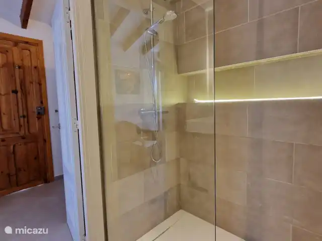 Villa la Golondrina huren in Spanje, Costa Blanca, Dénia - villa bathroom large bedroom with separate entrance