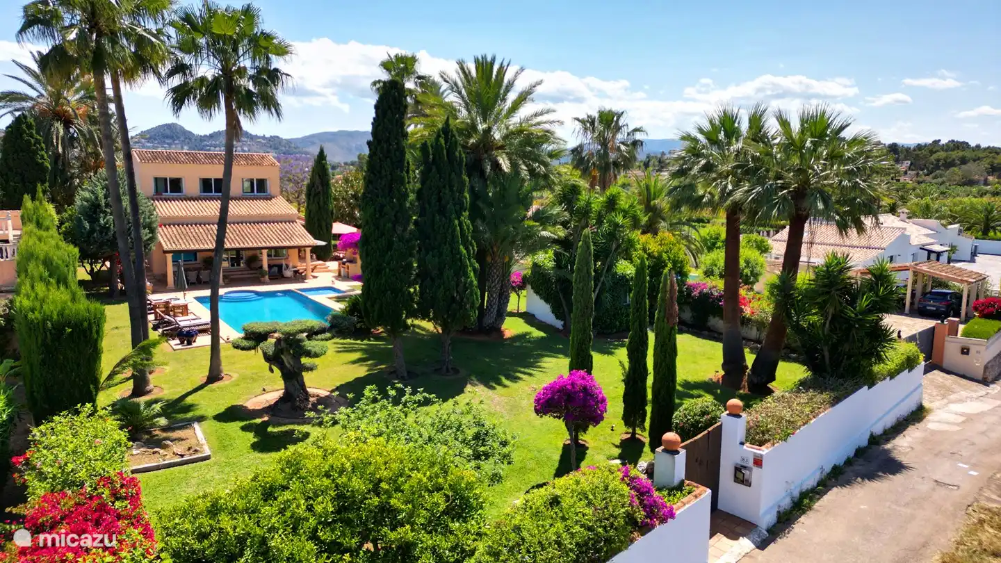 Blick auf die Villa von oben