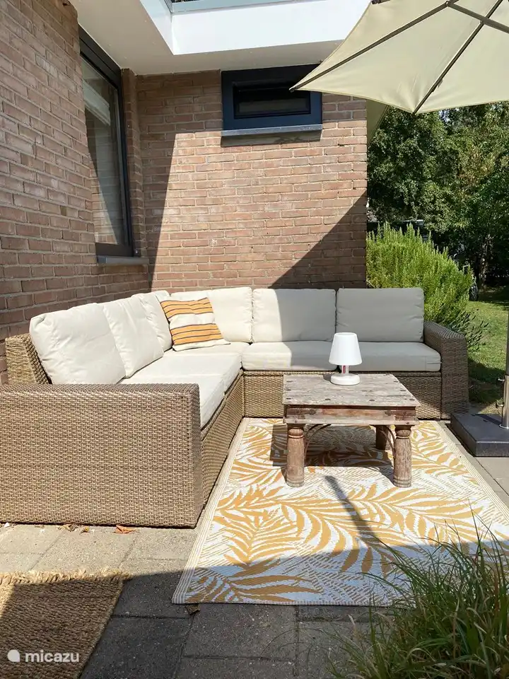 Finden Sie immer den richtigen Platz im Garten in der Sonne oder lieber im Schatten