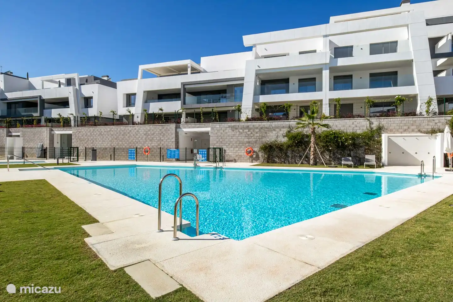 Gemeenschappelijk zwembad 