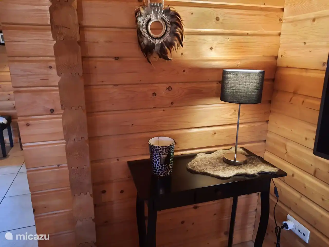 Gemütliche Beleuchtung im ganzen Haus mit praktischem Click-on-Click-Off-System.