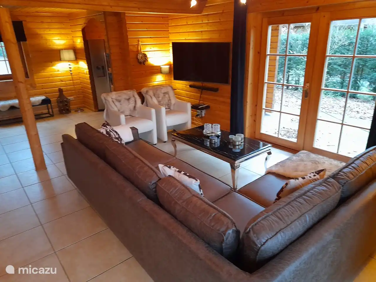 Großer Smart-TV, um Ihre Serien anzusehen.