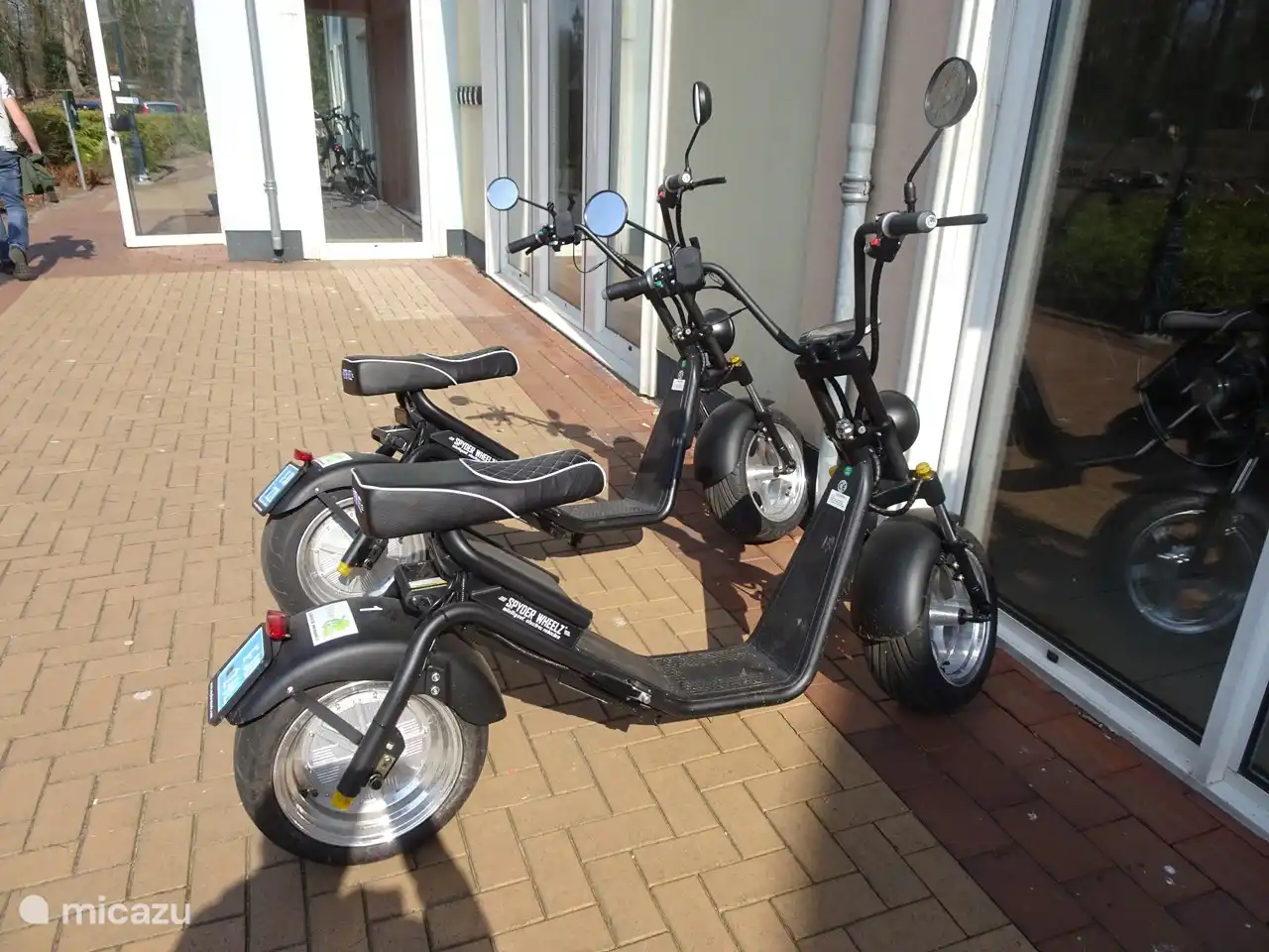 E-shoppers à louer (uniquement avec permis de conduire)