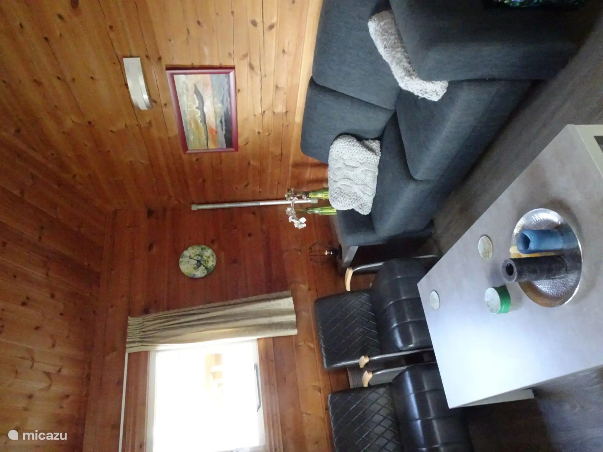 Chambre confortable avec un mobilier raffiné et confortable