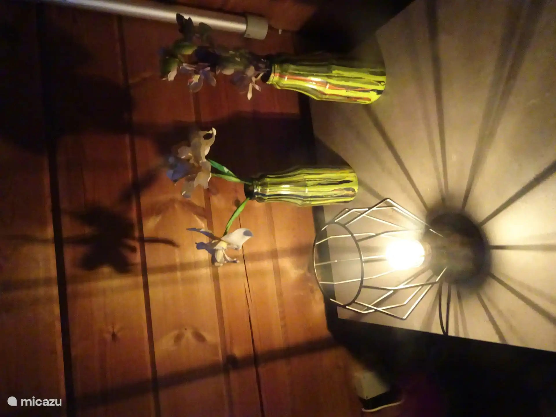 Chambre, table d’angle