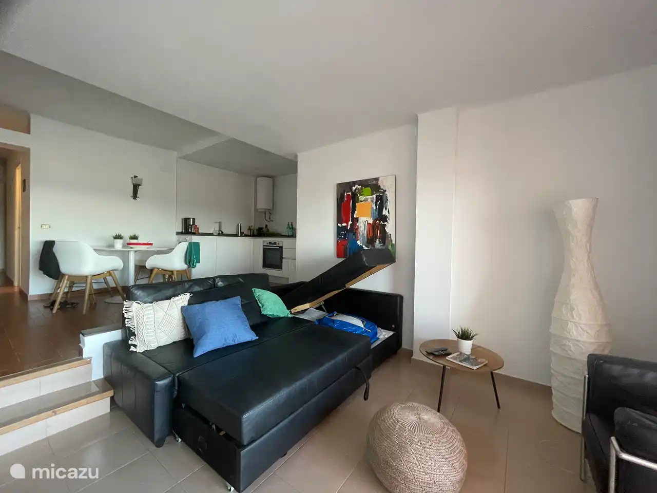 Mit der Schlafcouch im Wohnzimmer steht ein 6. und 7. Schlafplatz zur Verfügung.