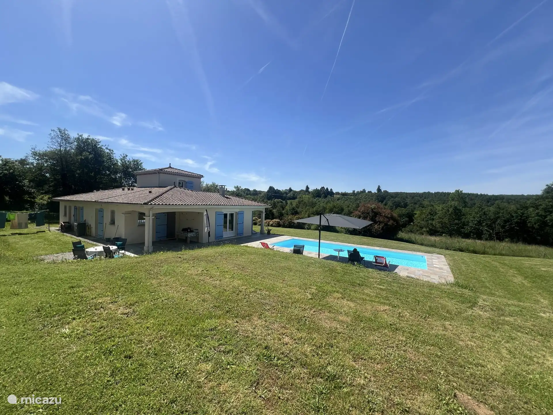 Large garden all around