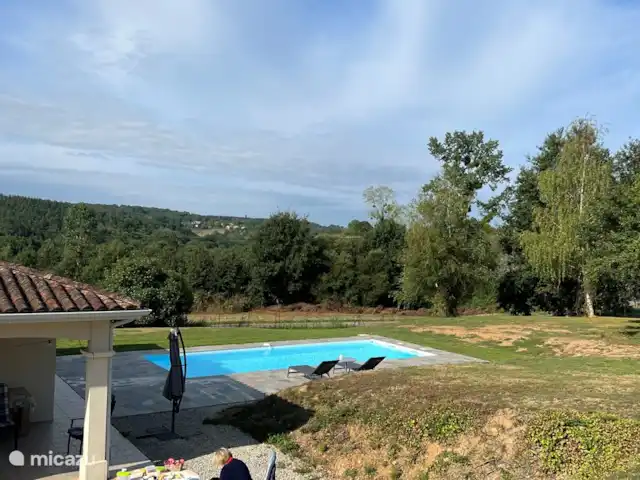 Les Boules | France, Dordogne, Bussière-Badil - bungalow Petit-déjeuner en terrasse